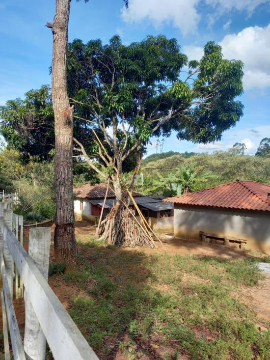 sitio-venda-zona-rural-desterro-de-entre-rios-mg-sao-sebastiao-do-gil-gil-de-cima-02-hectares-20-000-m-&sup2;-145-km-de-belo-horizonte-sendo-05-km-de-terra-zona-rural-casa-com-05-comodos-01-banheiro-1030035