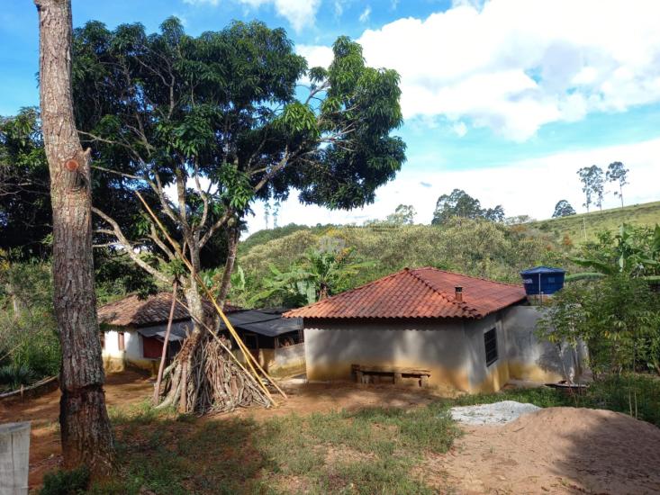 sitio-venda-zona-rural-desterro-de-entre-rios-mg-sao-sebastiao-do-gil-gil-de-cima-02-hectares-20-000-m-&sup2;-145-km-de-belo-horizonte-sendo-05-km-de-terra-zona-rural-casa-com-05-comodos-01-banheiro-1030036